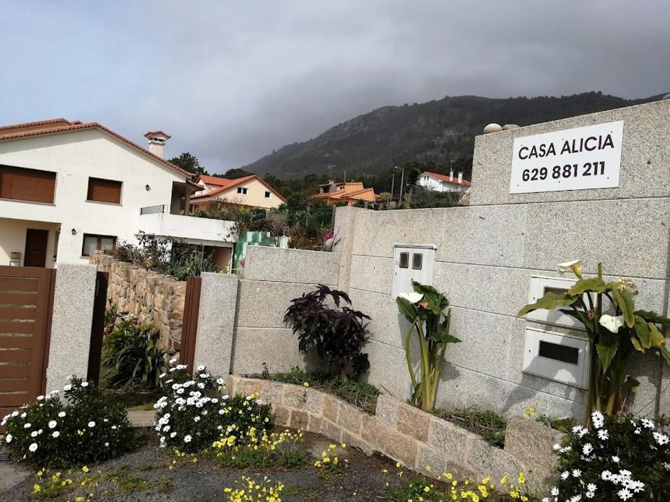 Rooms Peregrinos B Casa Alicia Rosal Luaran gambar